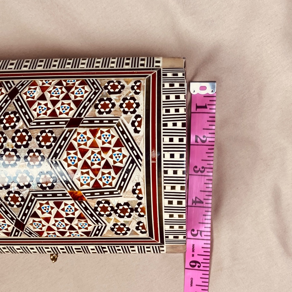 Egyptian Mother of Pearl Jewel Box with Lock and Key - Picture 5 of 15